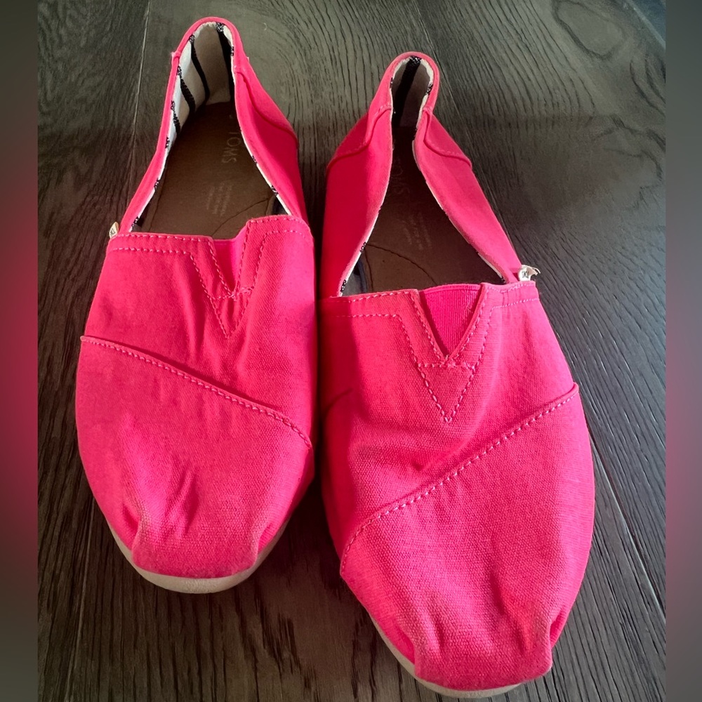 Tom’s shoes 8.5